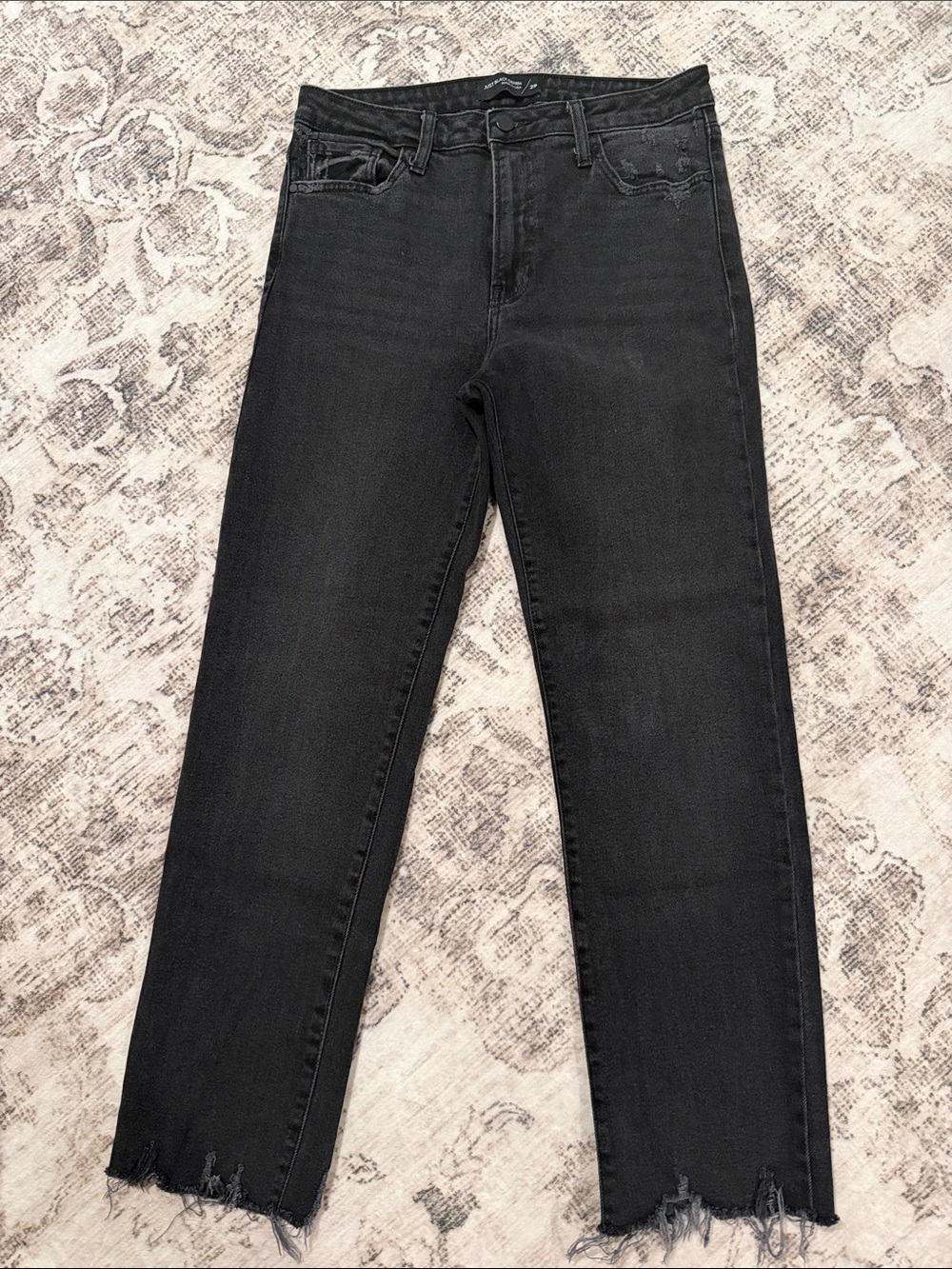 Just Black Women's Black Straight-Leg Jeans with Raw Hem